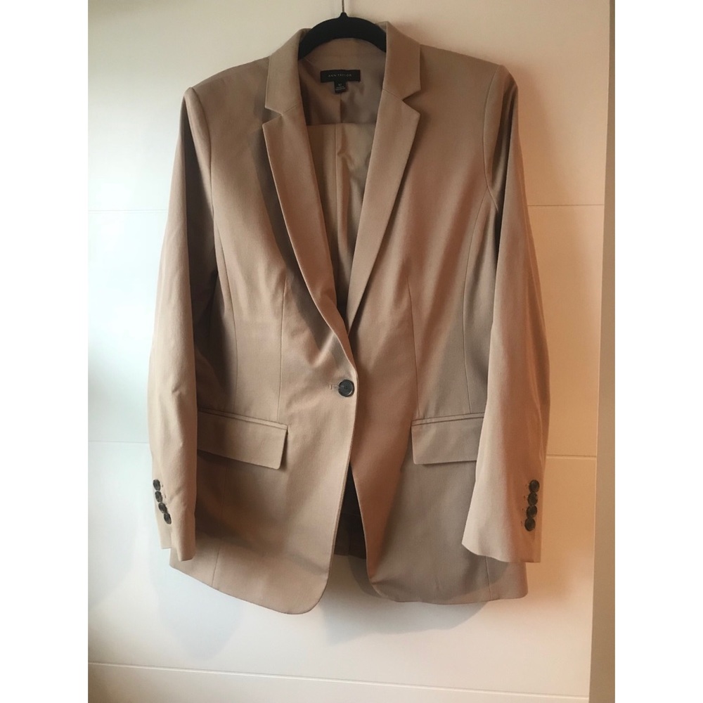 Pant suit